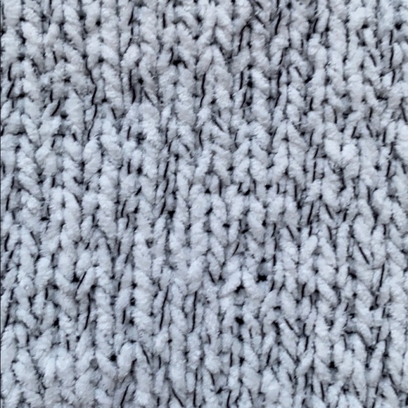 Tilly’s Ivy + Main White & Black Soft Knit - Picture 7 of 12